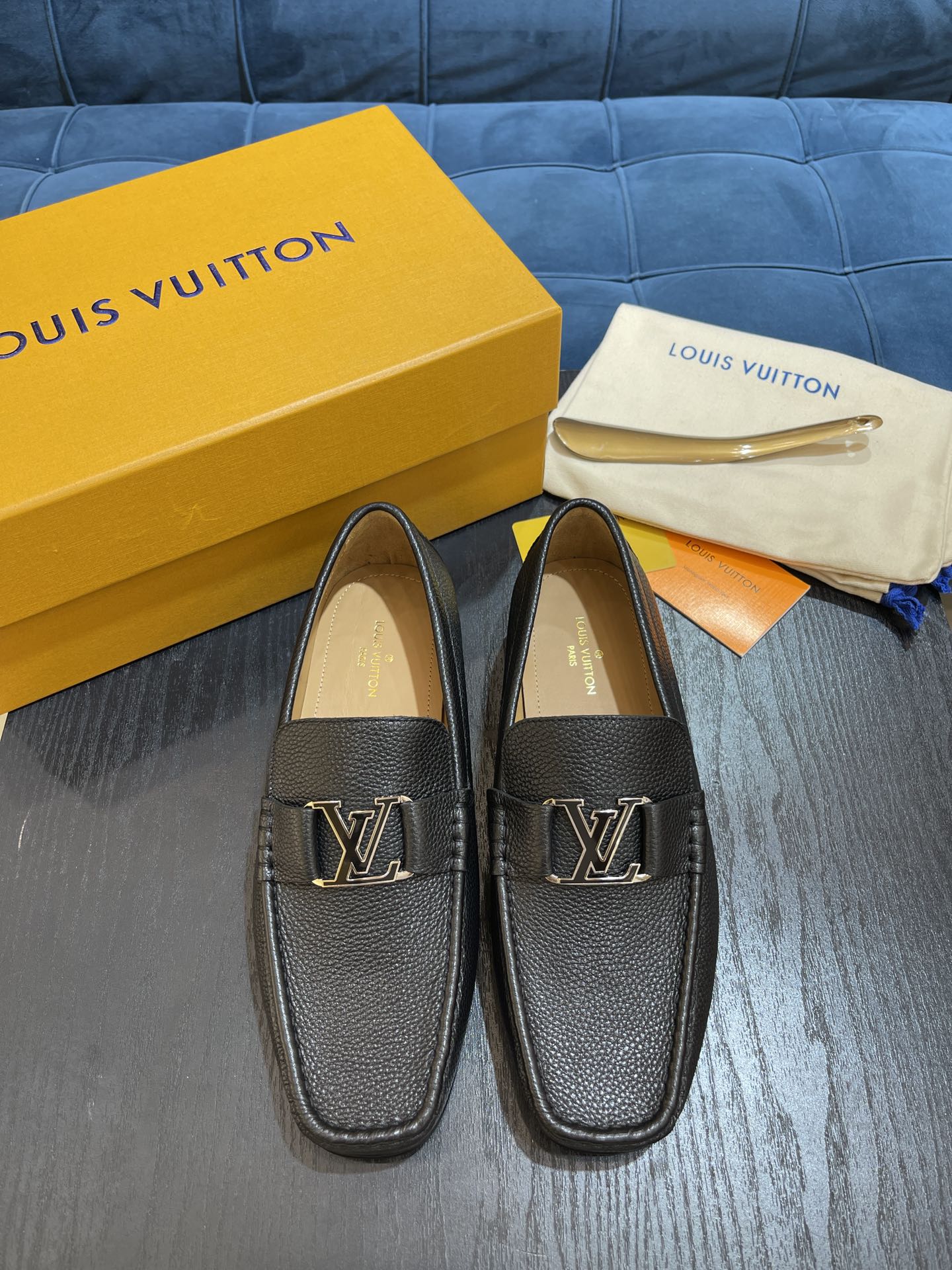 LV LOAFER