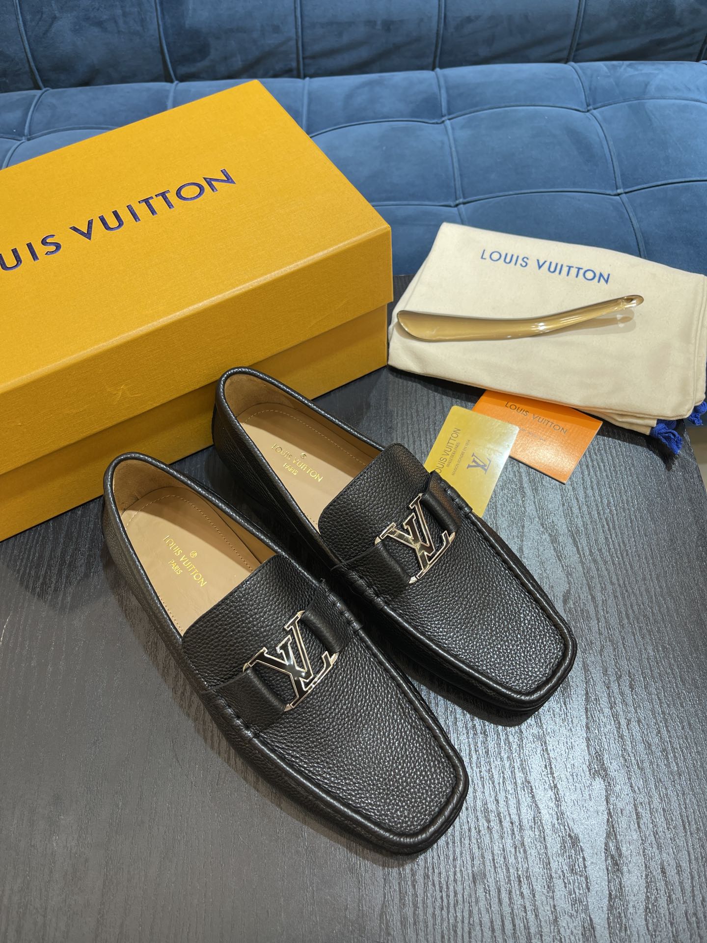 LV LOAFER