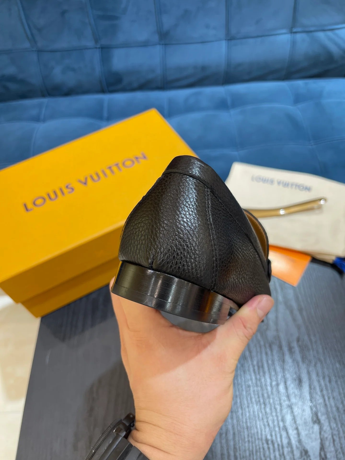 LV LOAFER