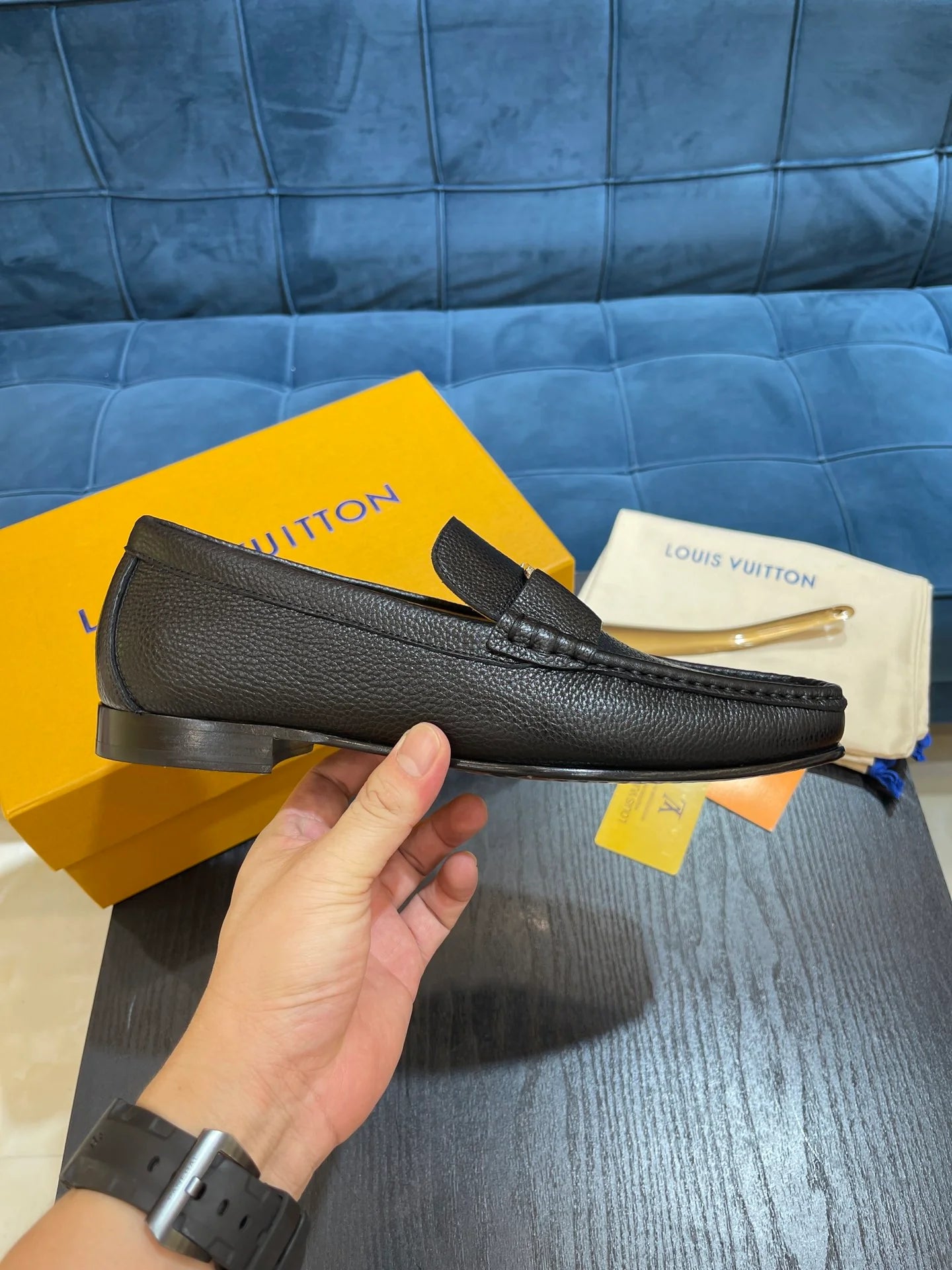 LV LOAFER
