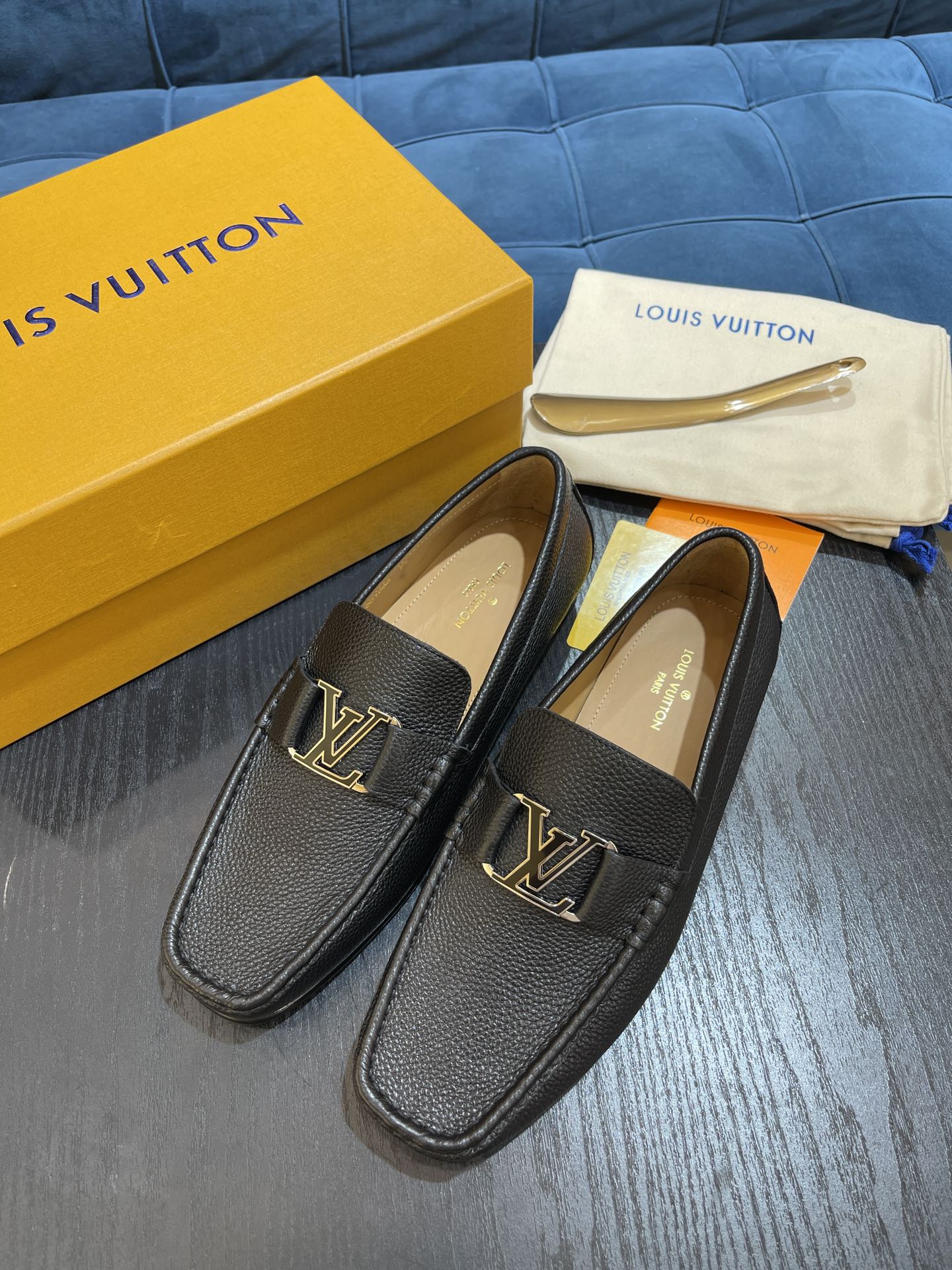LV LOAFER