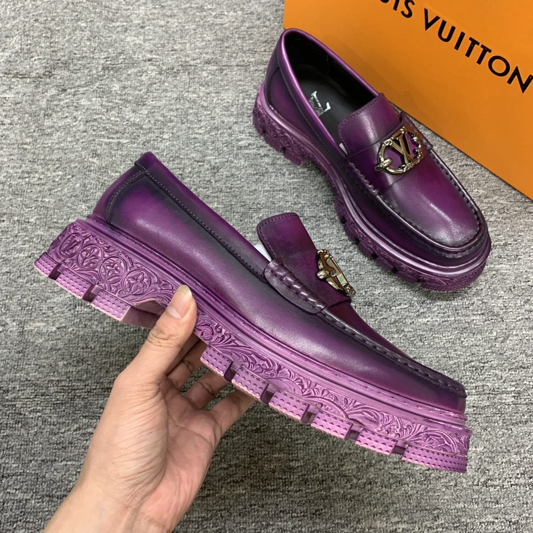 LV LOAFER