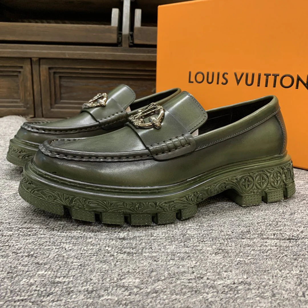 LV LOAFER