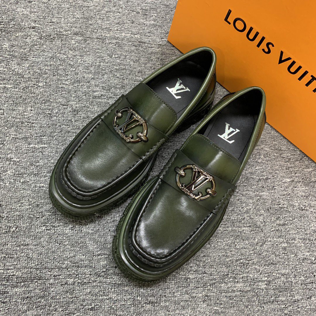 LV LOAFER