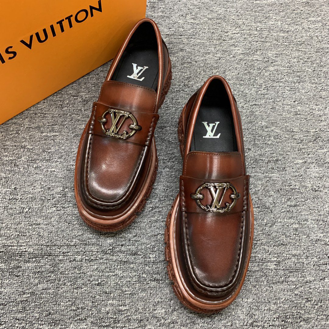 LV LOAFER