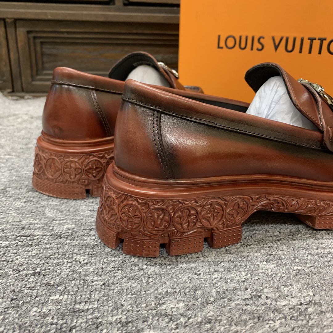 LV LOAFER