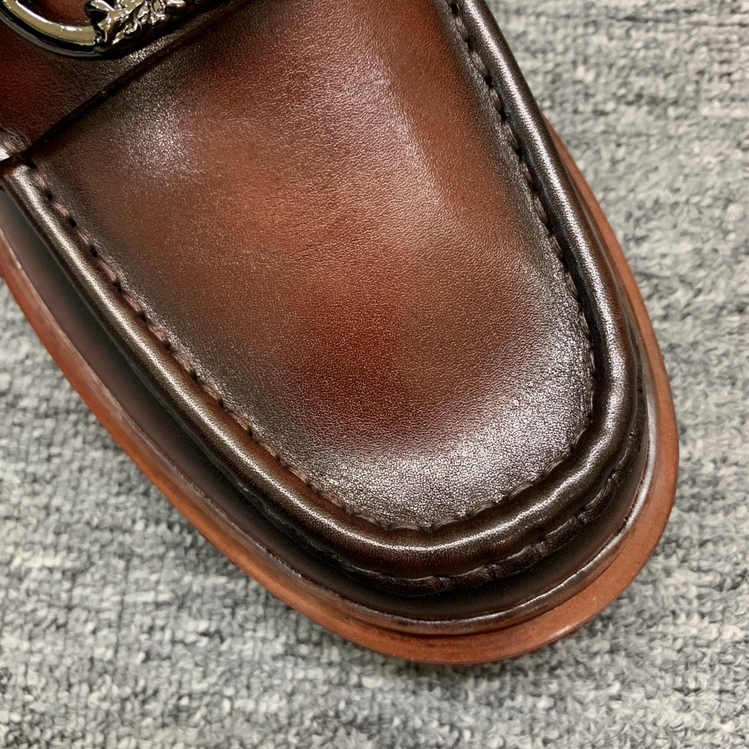 LV LOAFER