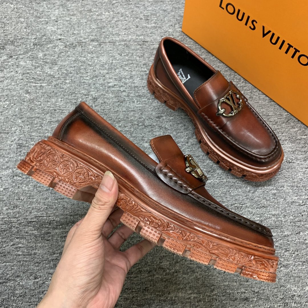 LV LOAFER