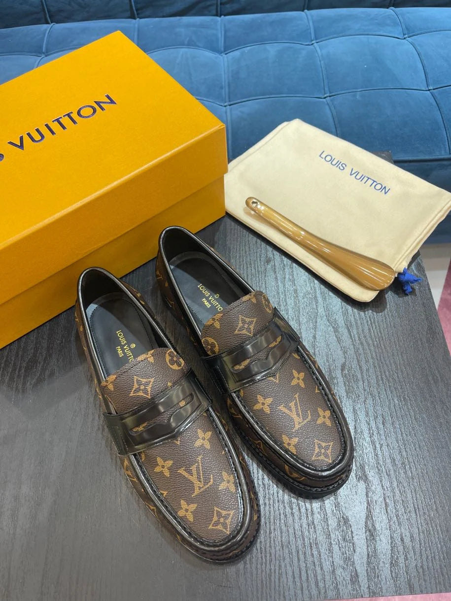 LV LOAFER