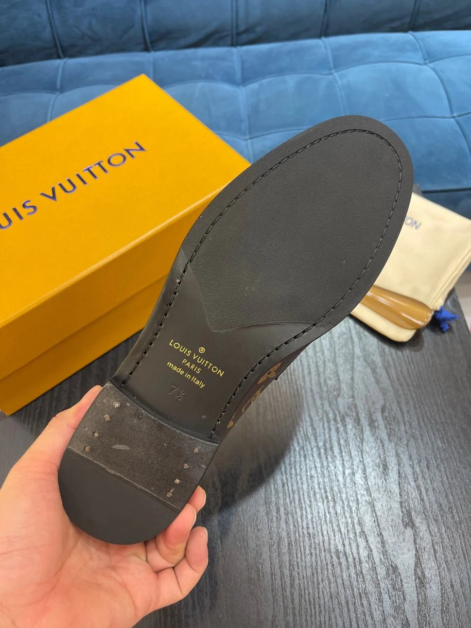 LV LOAFER