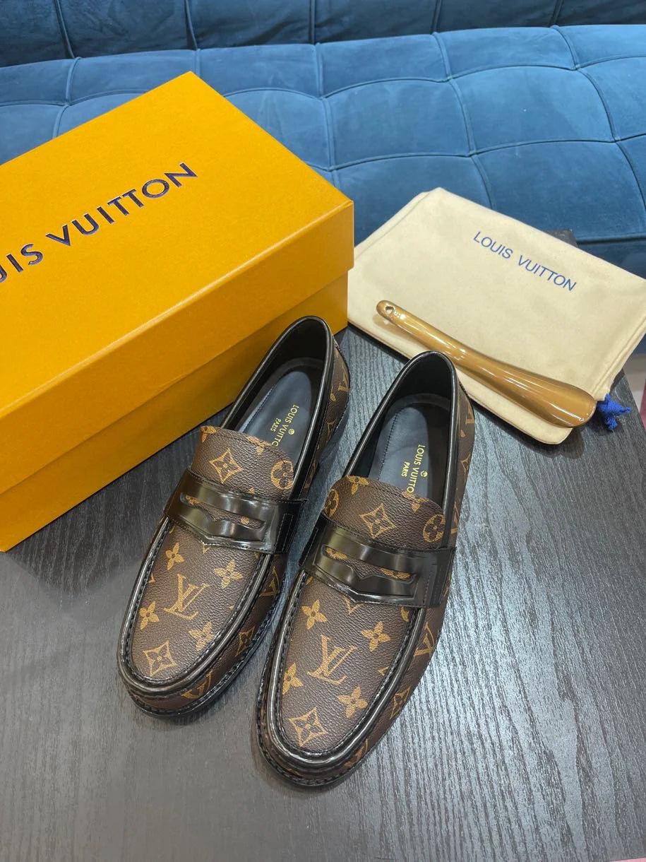 LV LOAFER