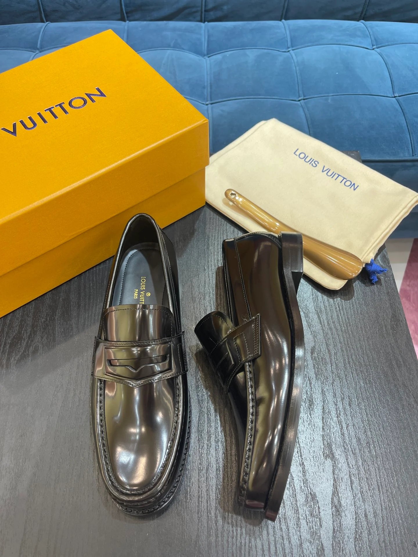 LV LOAFER