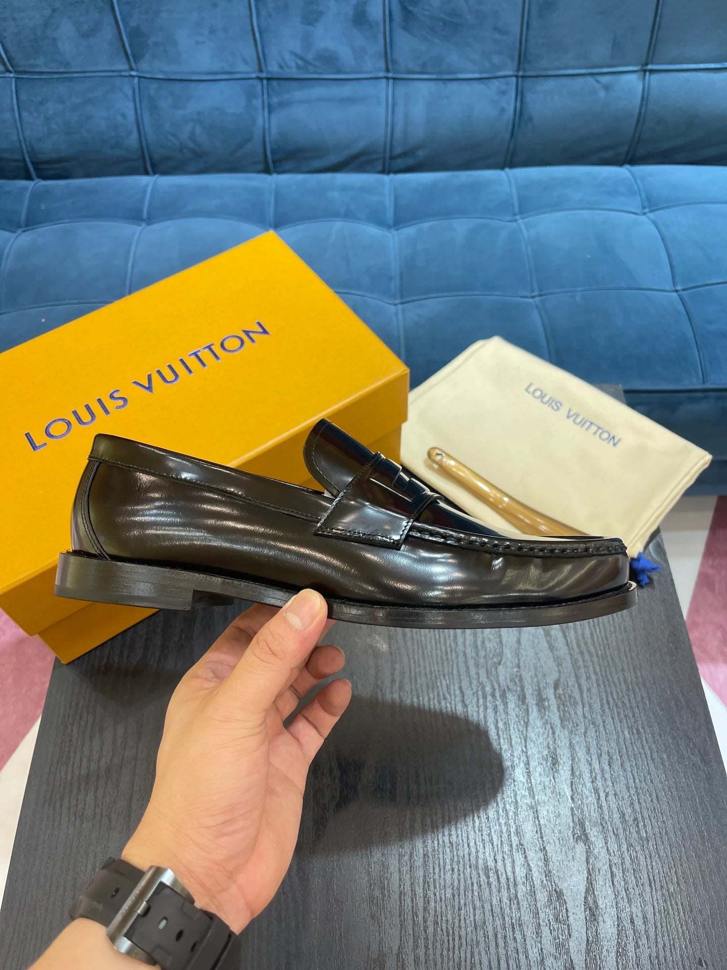 LV LOAFER