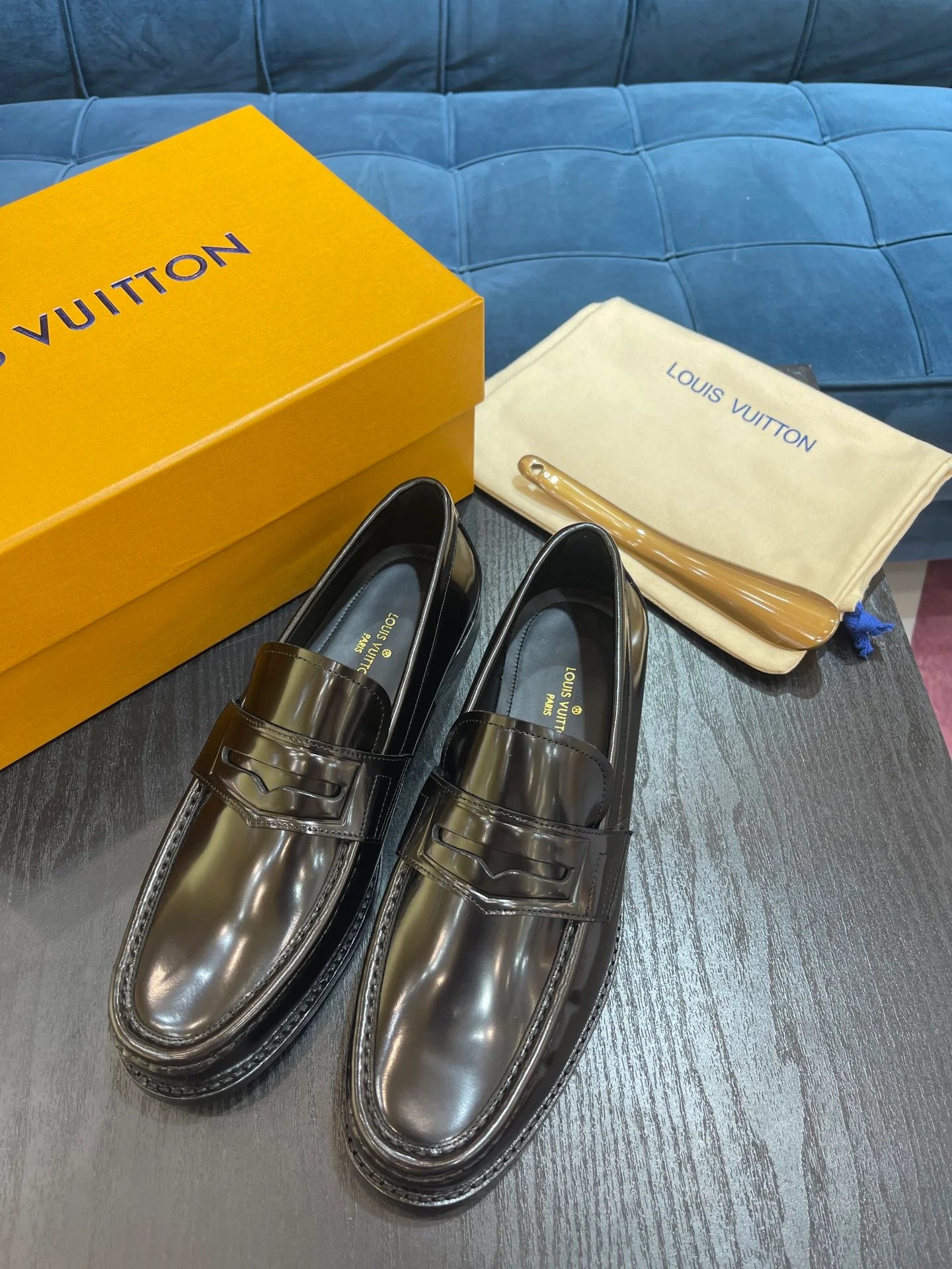 LV LOAFER