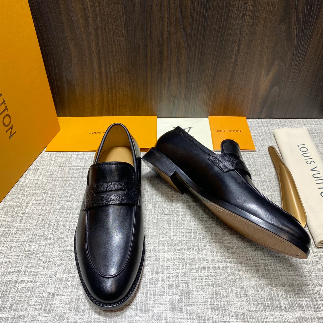 LV LOAFER