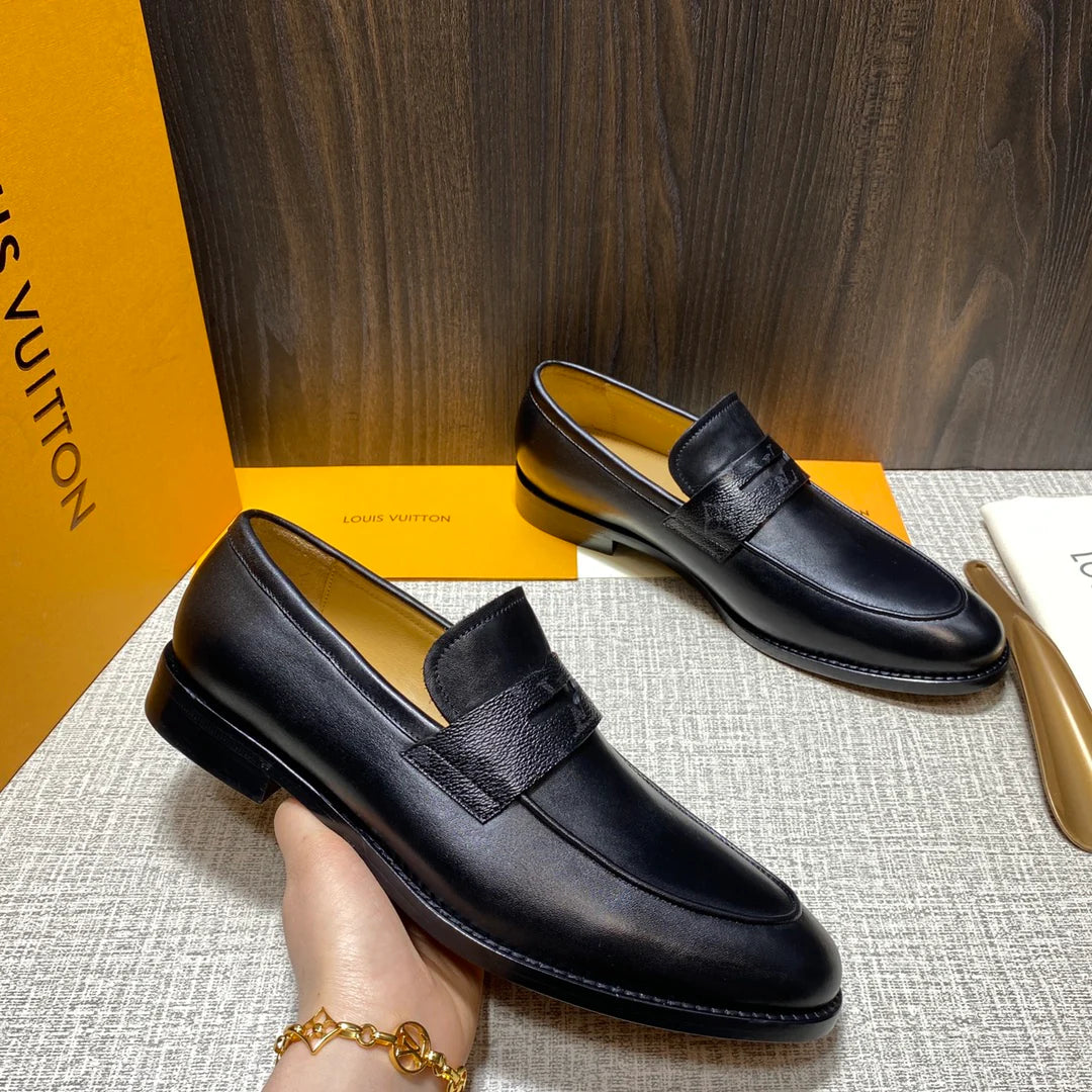 LV LOAFER