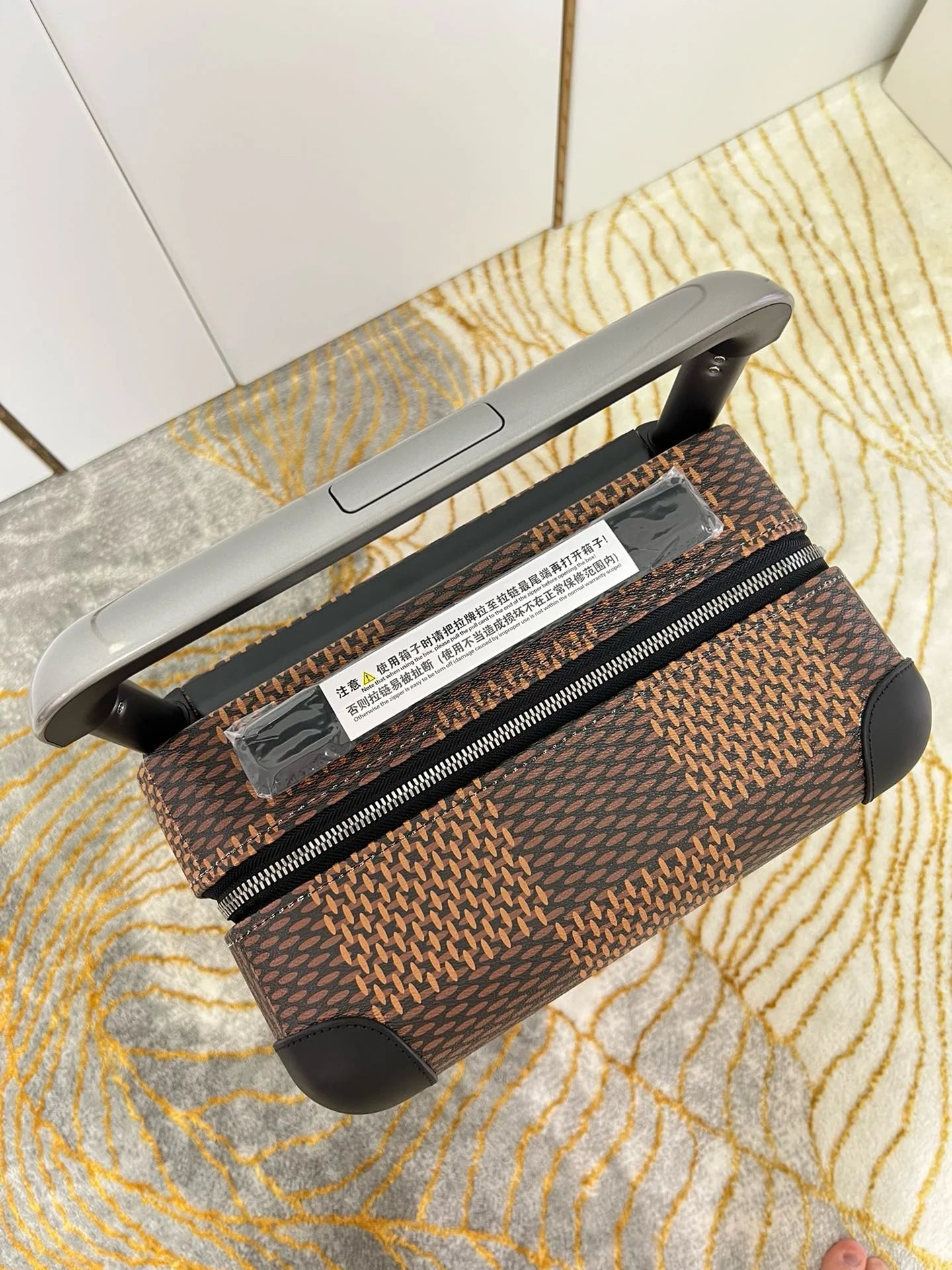 LV LUGGAGE