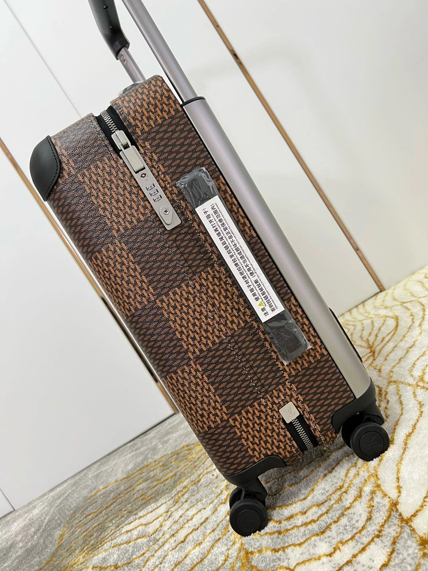 LV LUGGAGE