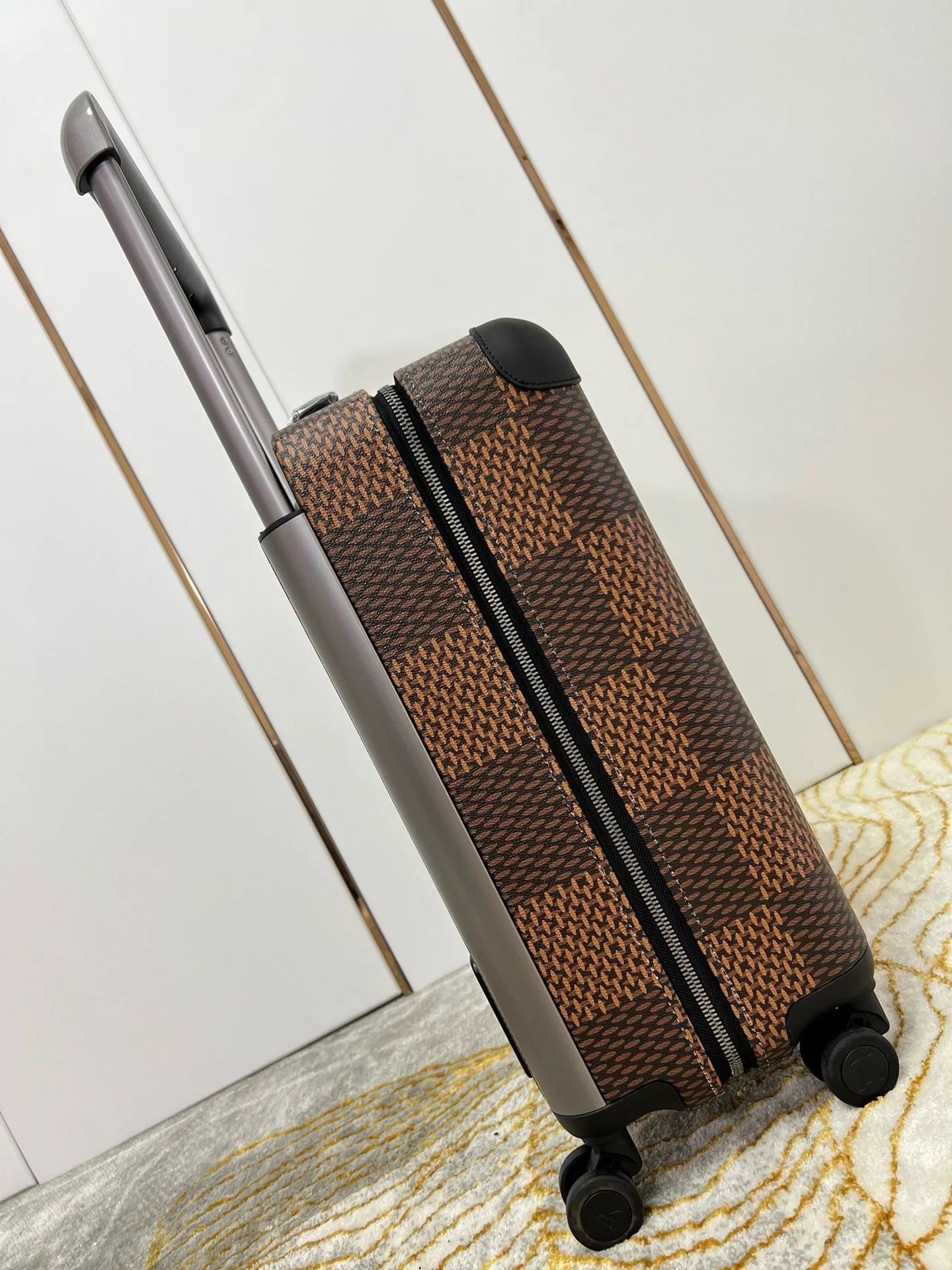 LV LUGGAGE