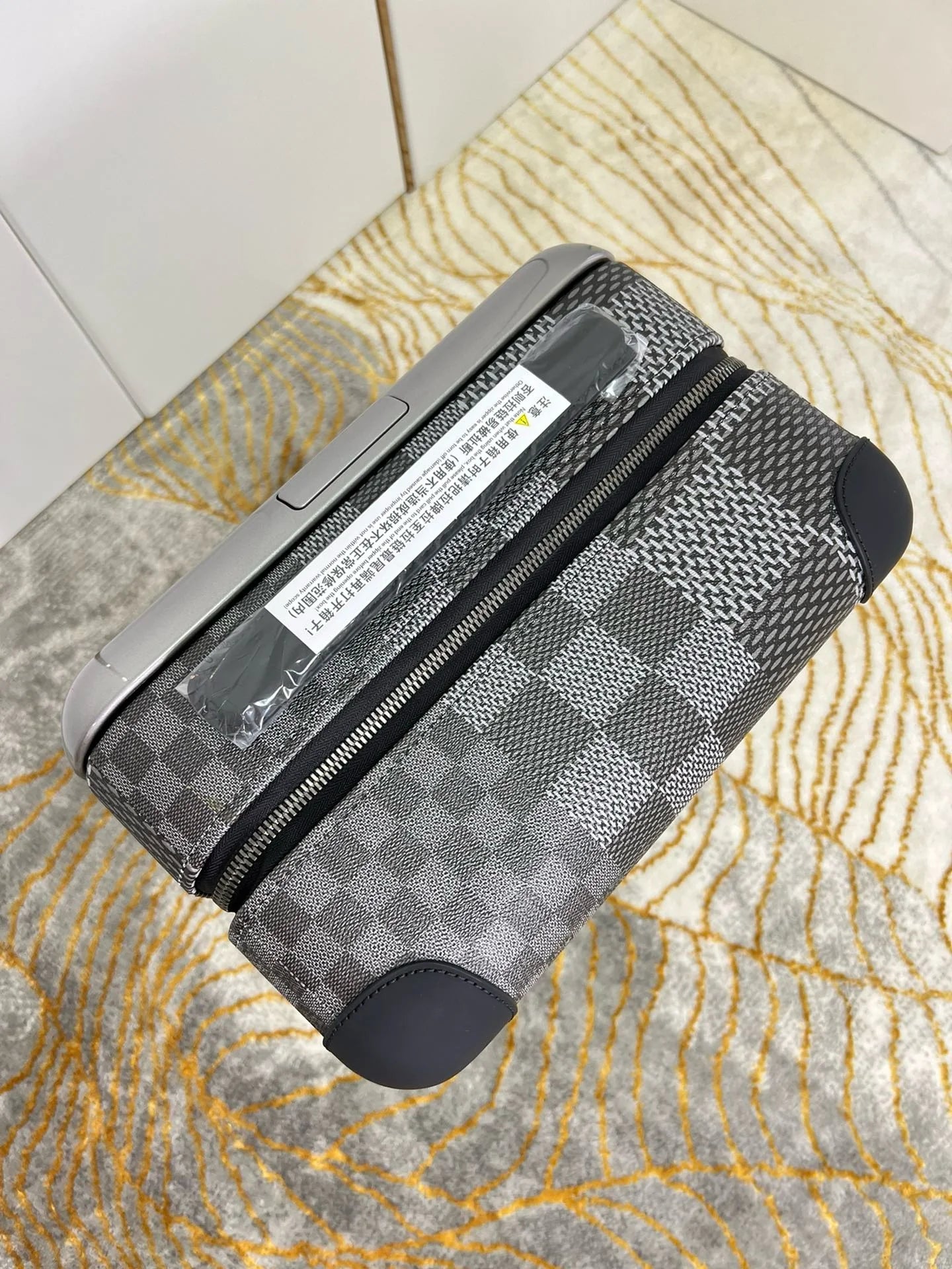 LV LUGGAGE