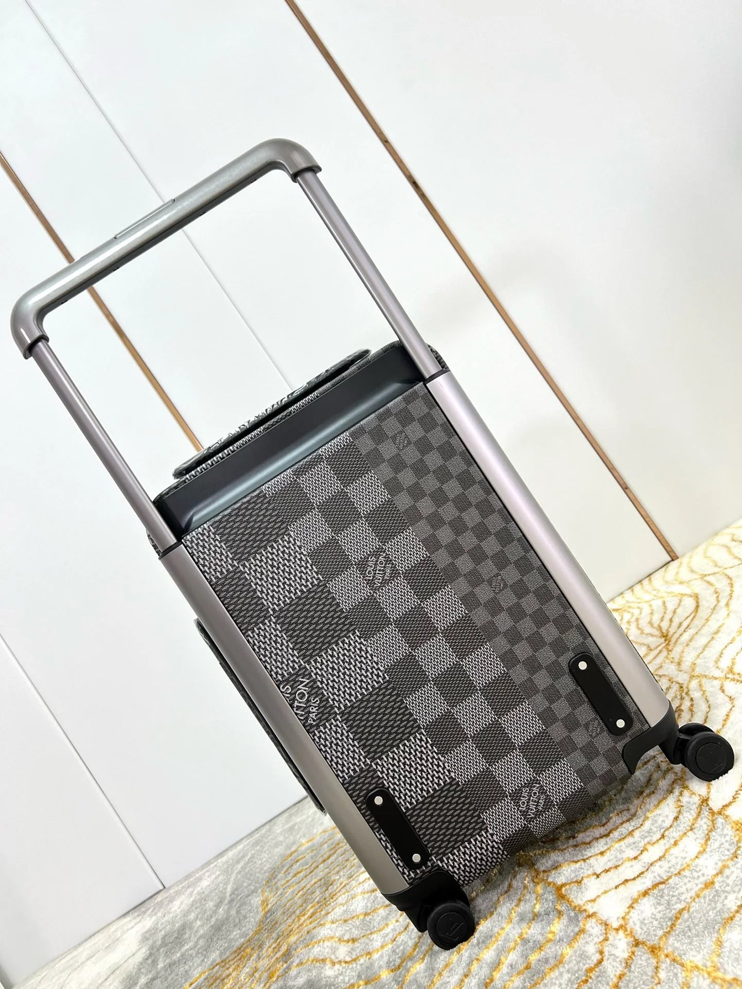 LV LUGGAGE