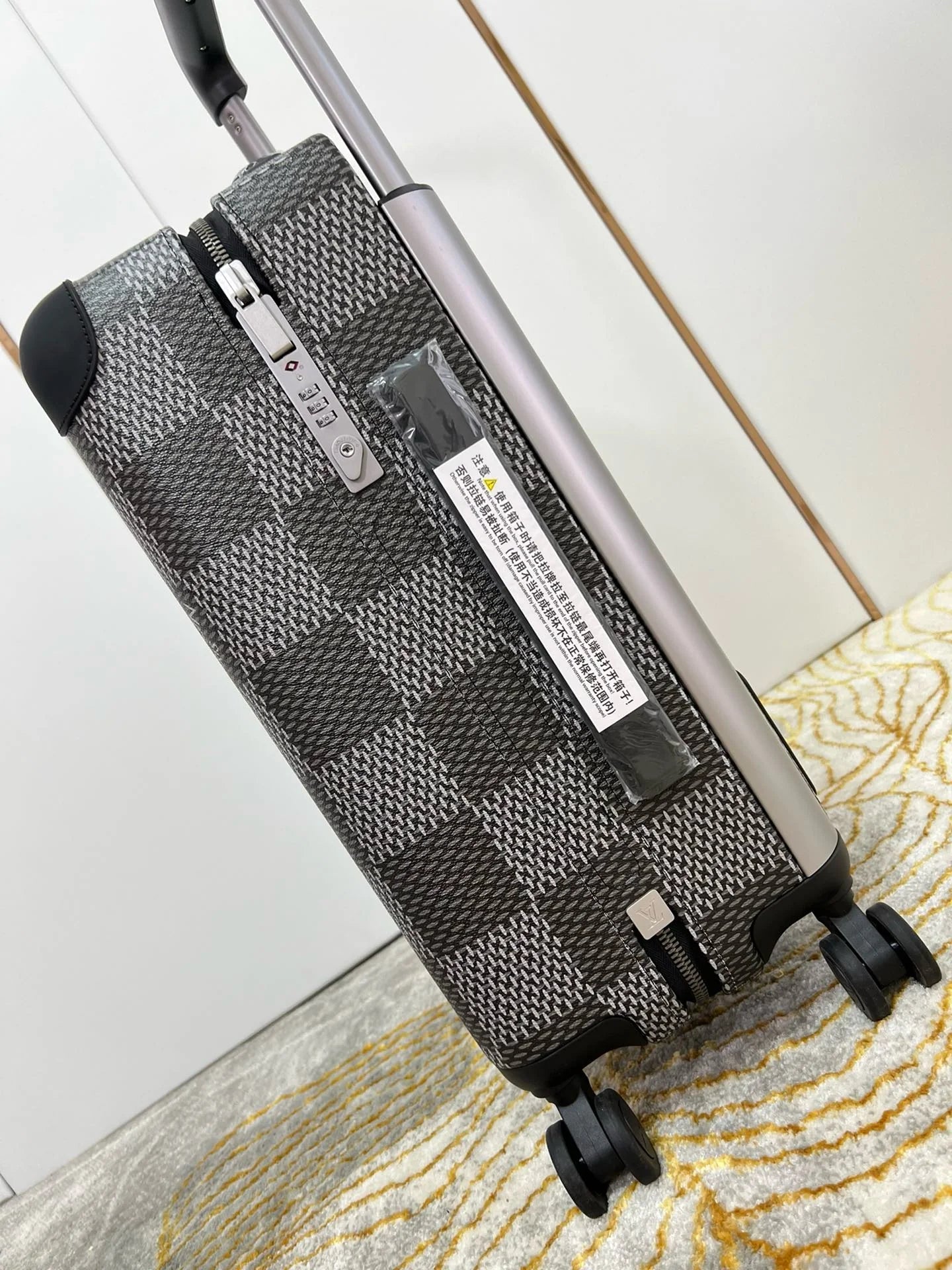 LV LUGGAGE