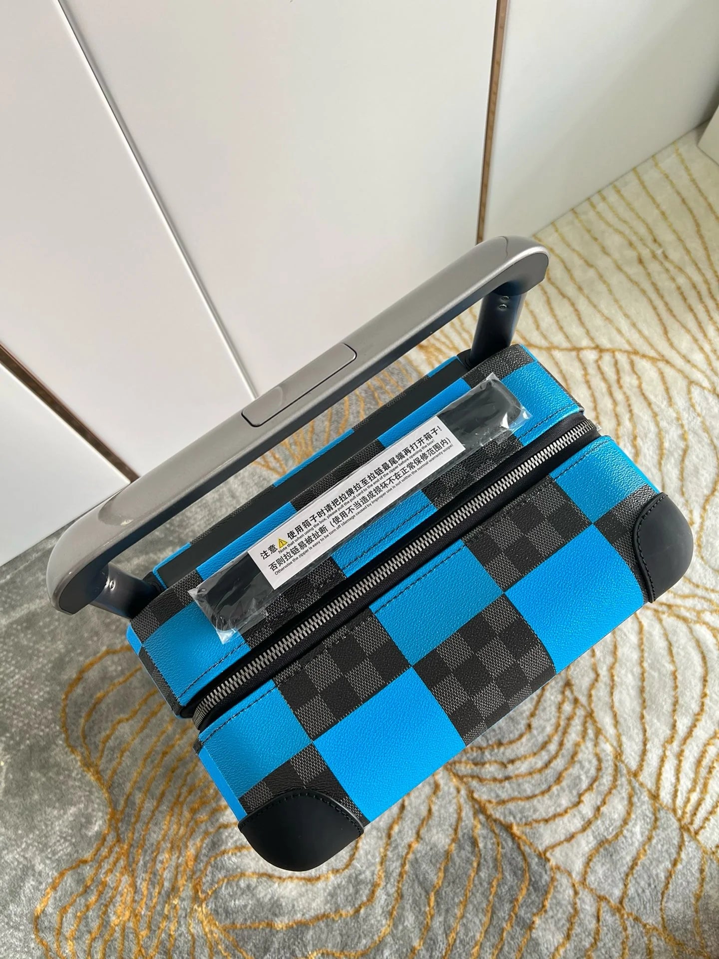 LV LUGGAGE