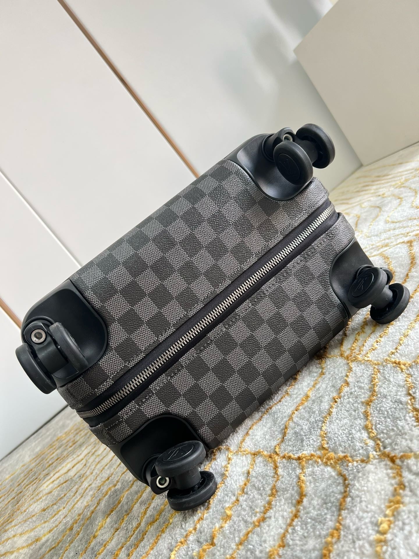 LV LUGGAGE