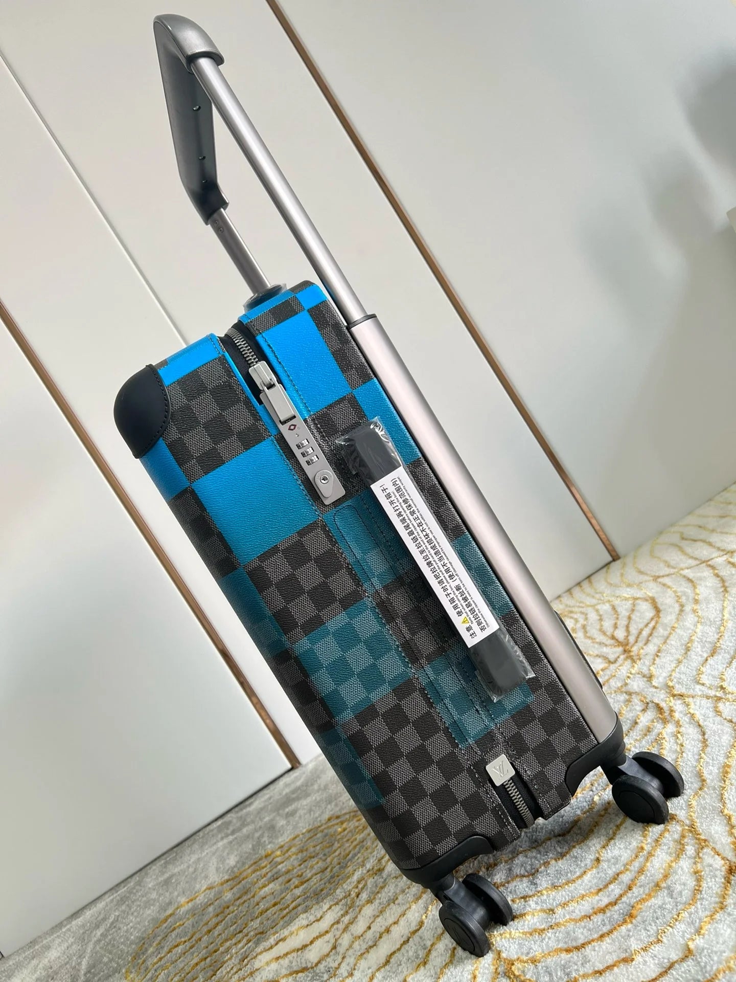 LV LUGGAGE