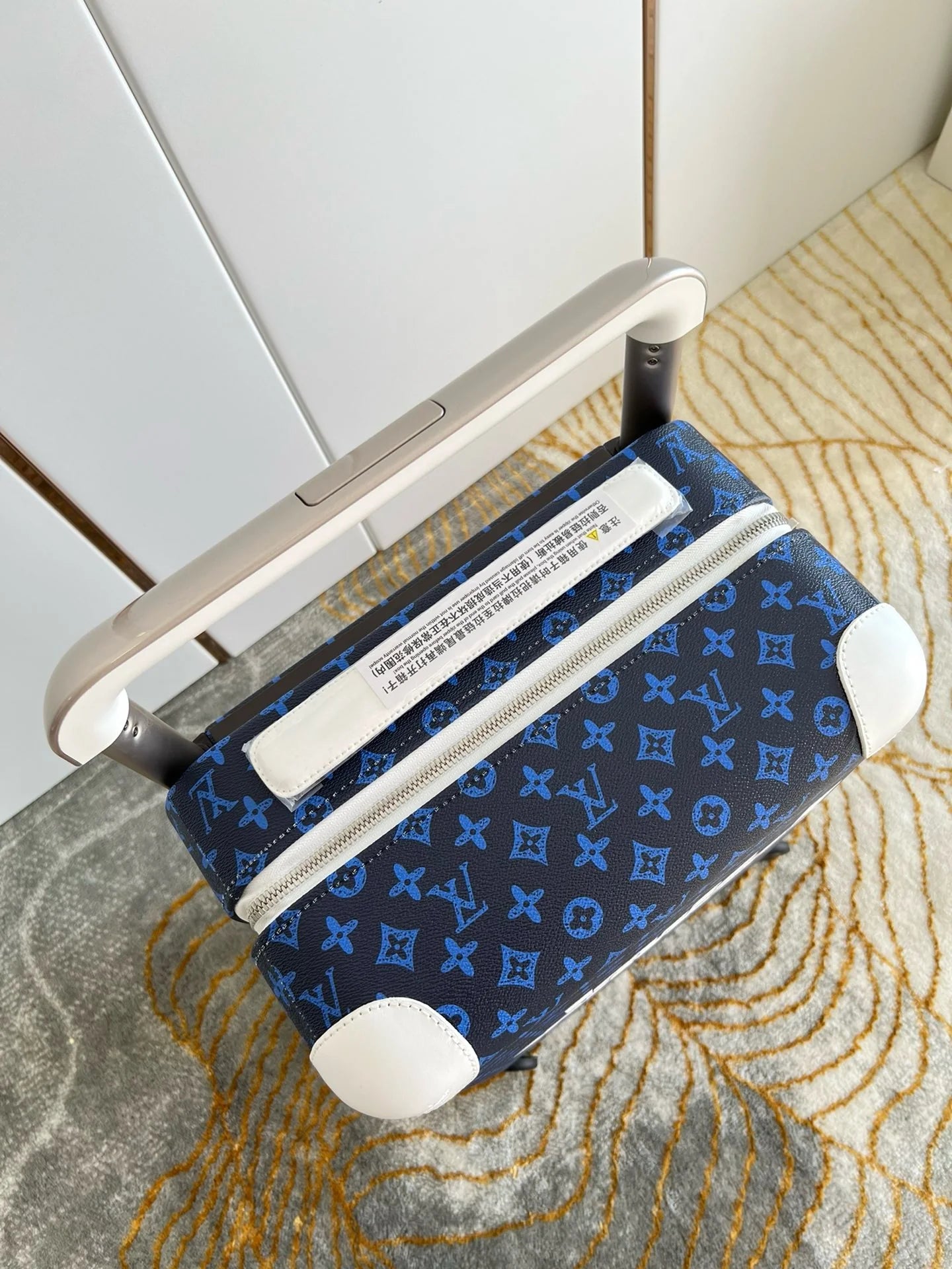 LV LUGGAGE