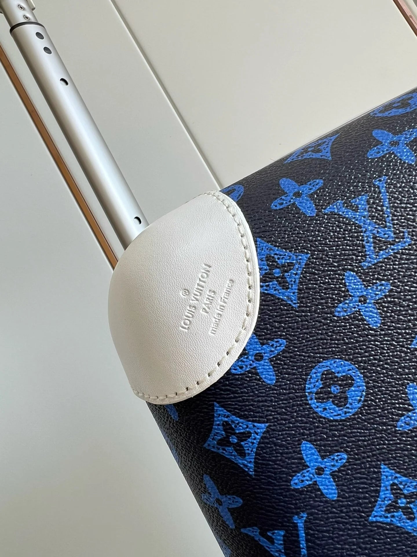 LV LUGGAGE