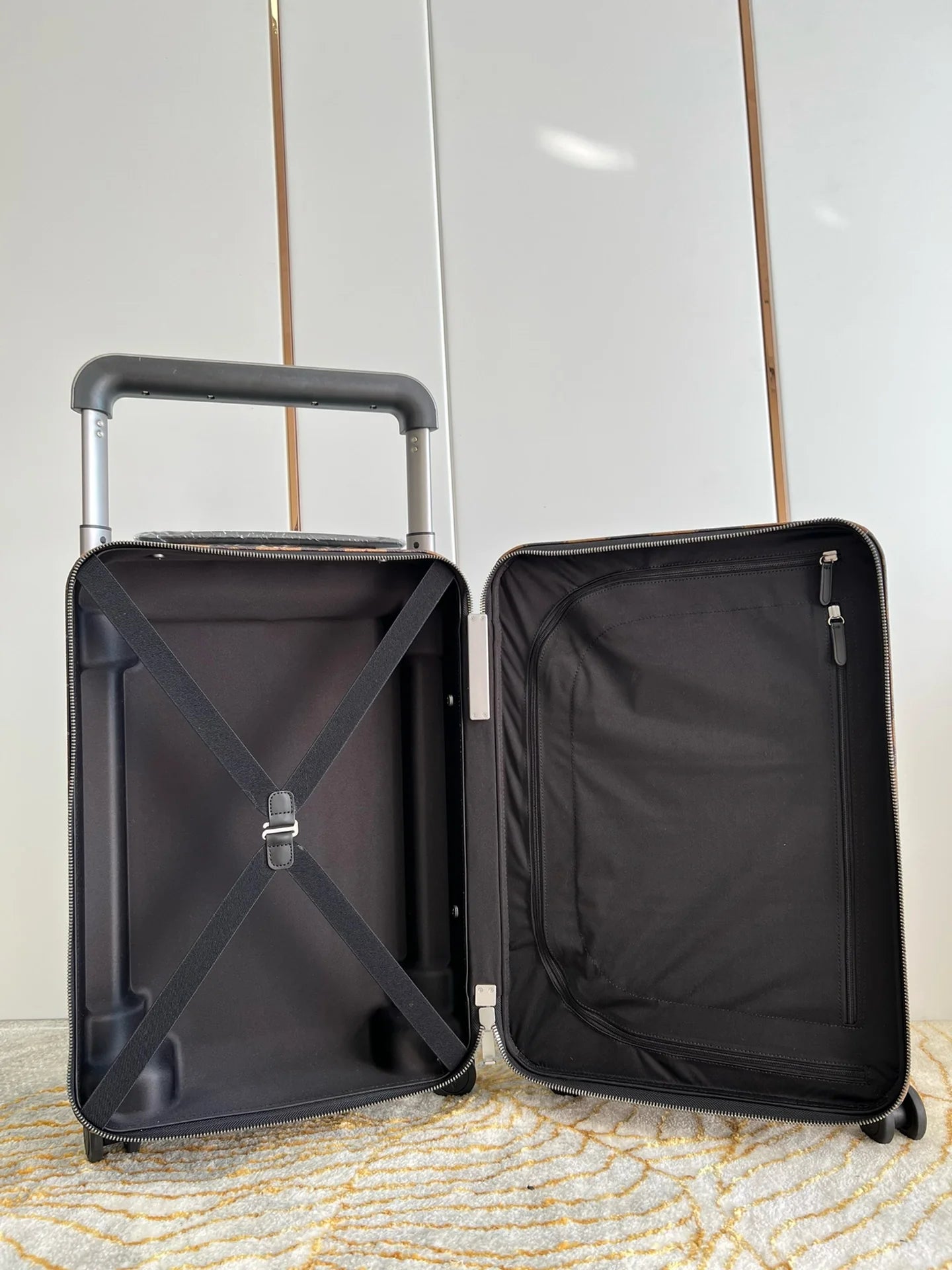 LV LUGGAGE