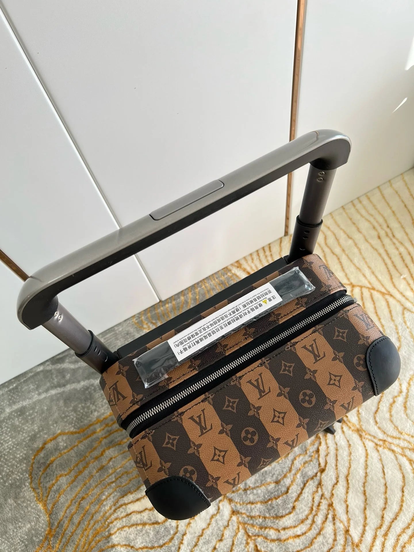 LV LUGGAGE
