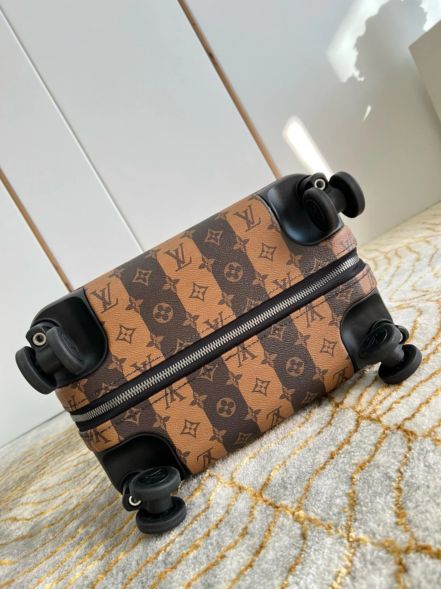LV LUGGAGE