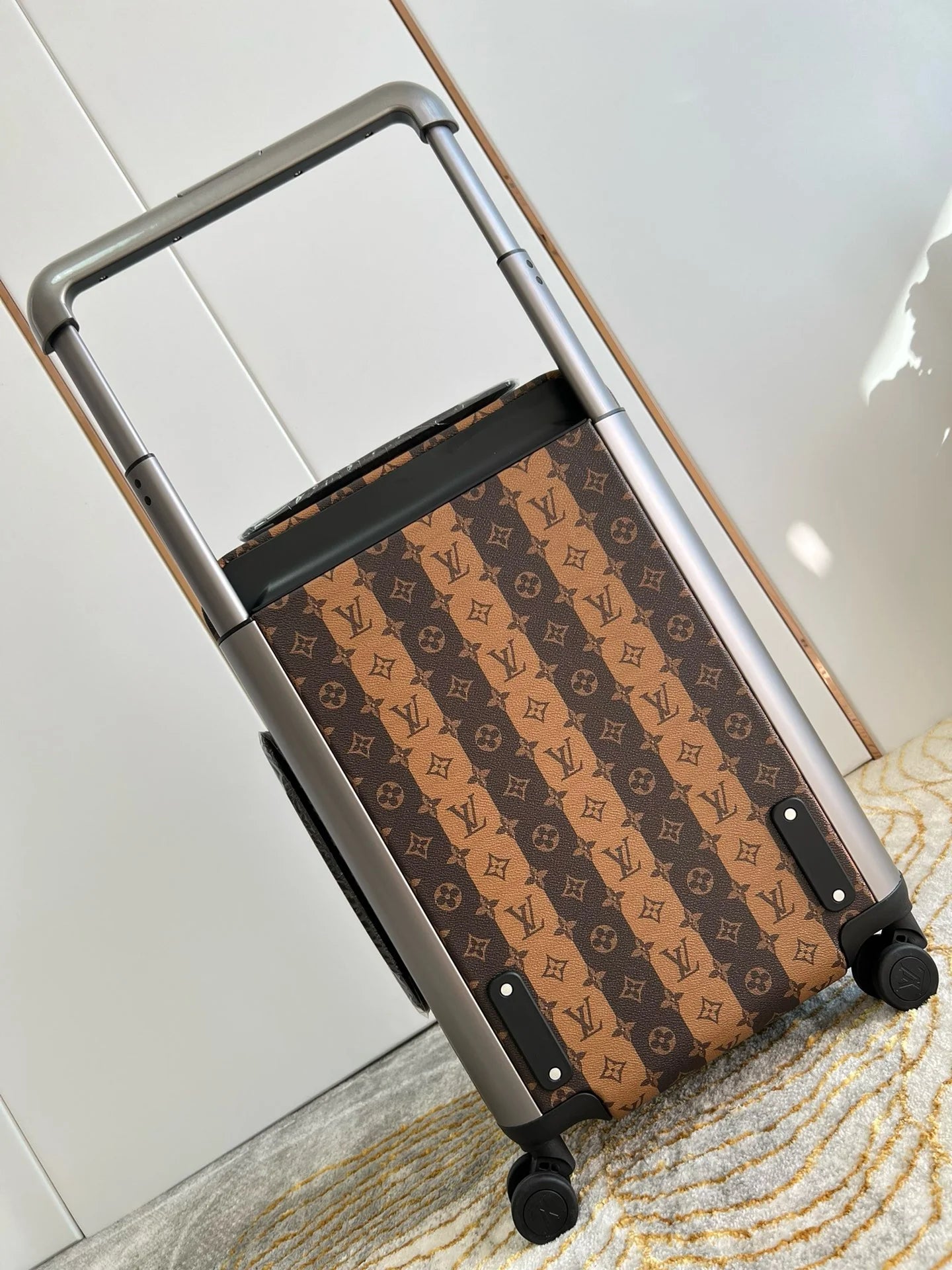 LV LUGGAGE