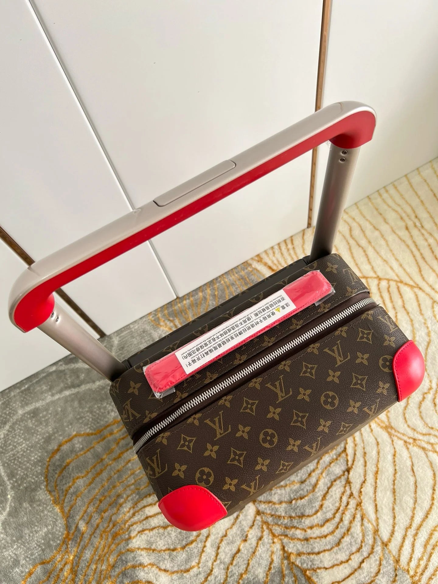 LV LUGGAGE