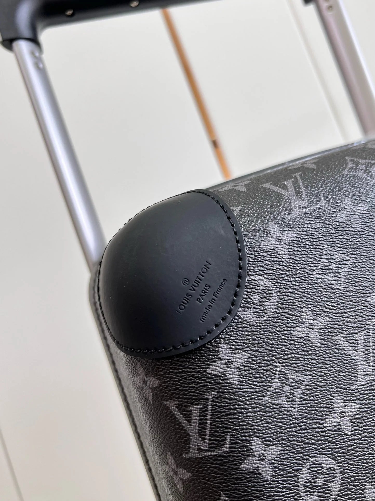 LV LUGGAGE