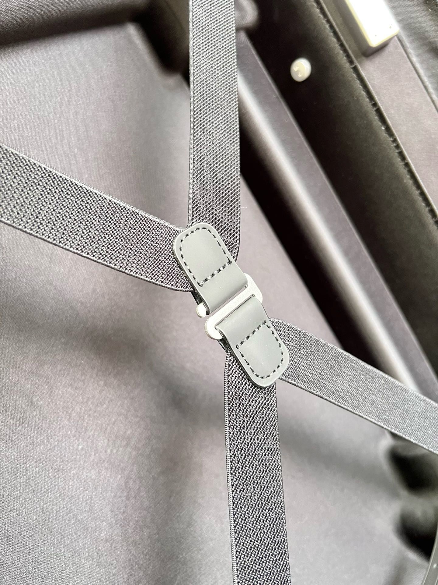 LV LUGGAGE