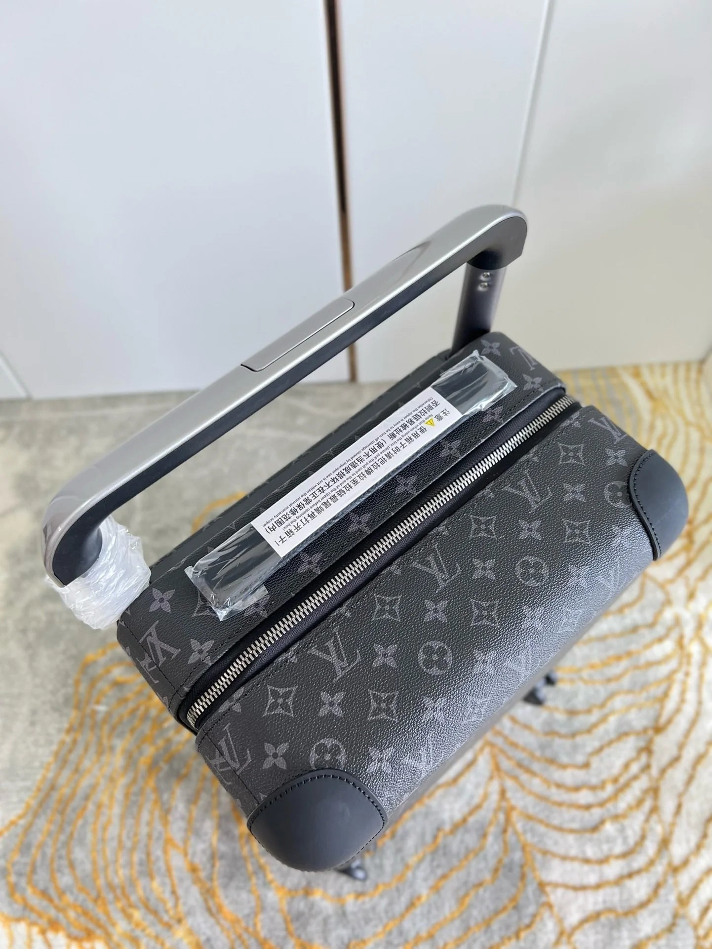 LV LUGGAGE