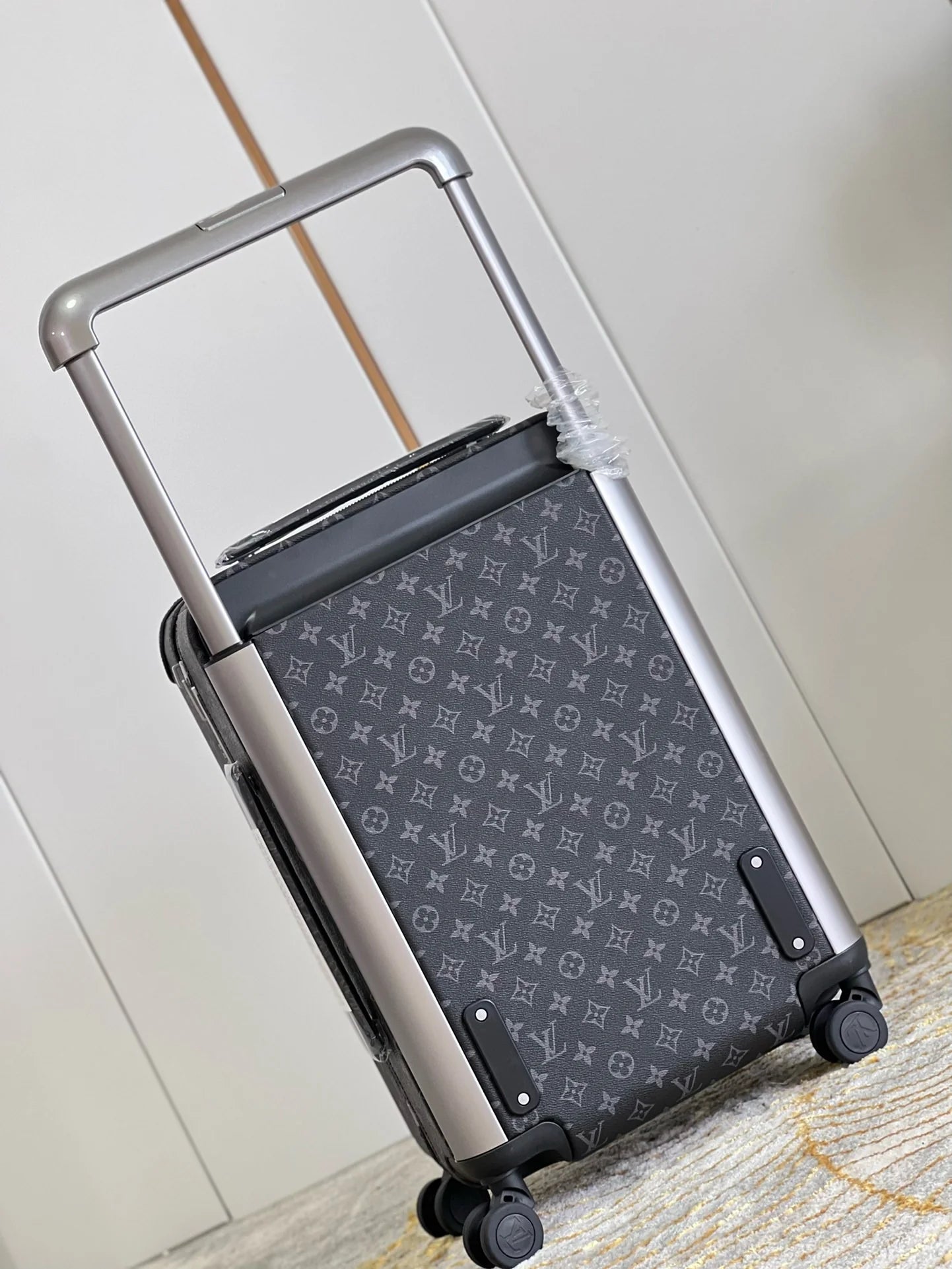 LV LUGGAGE