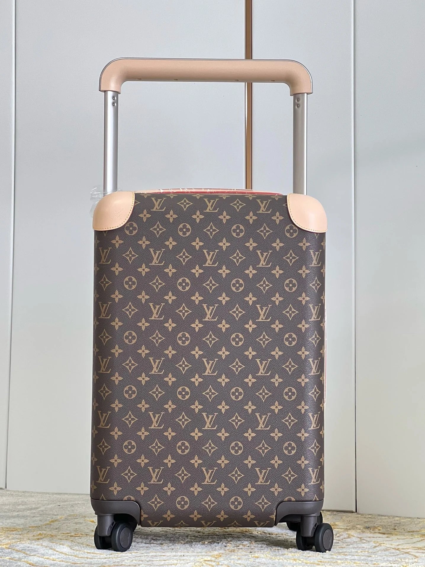 LV LUGGAGE