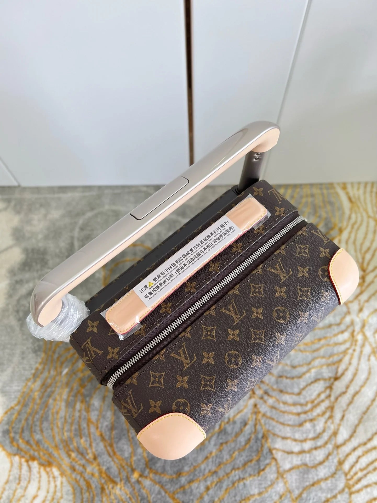 LV LUGGAGE