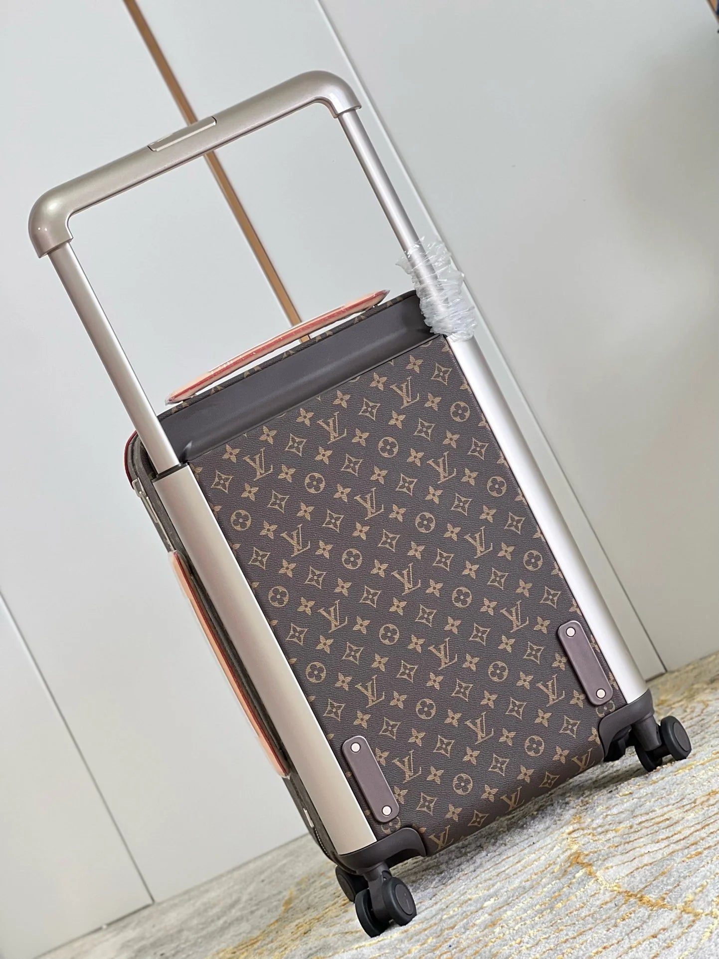 LV LUGGAGE