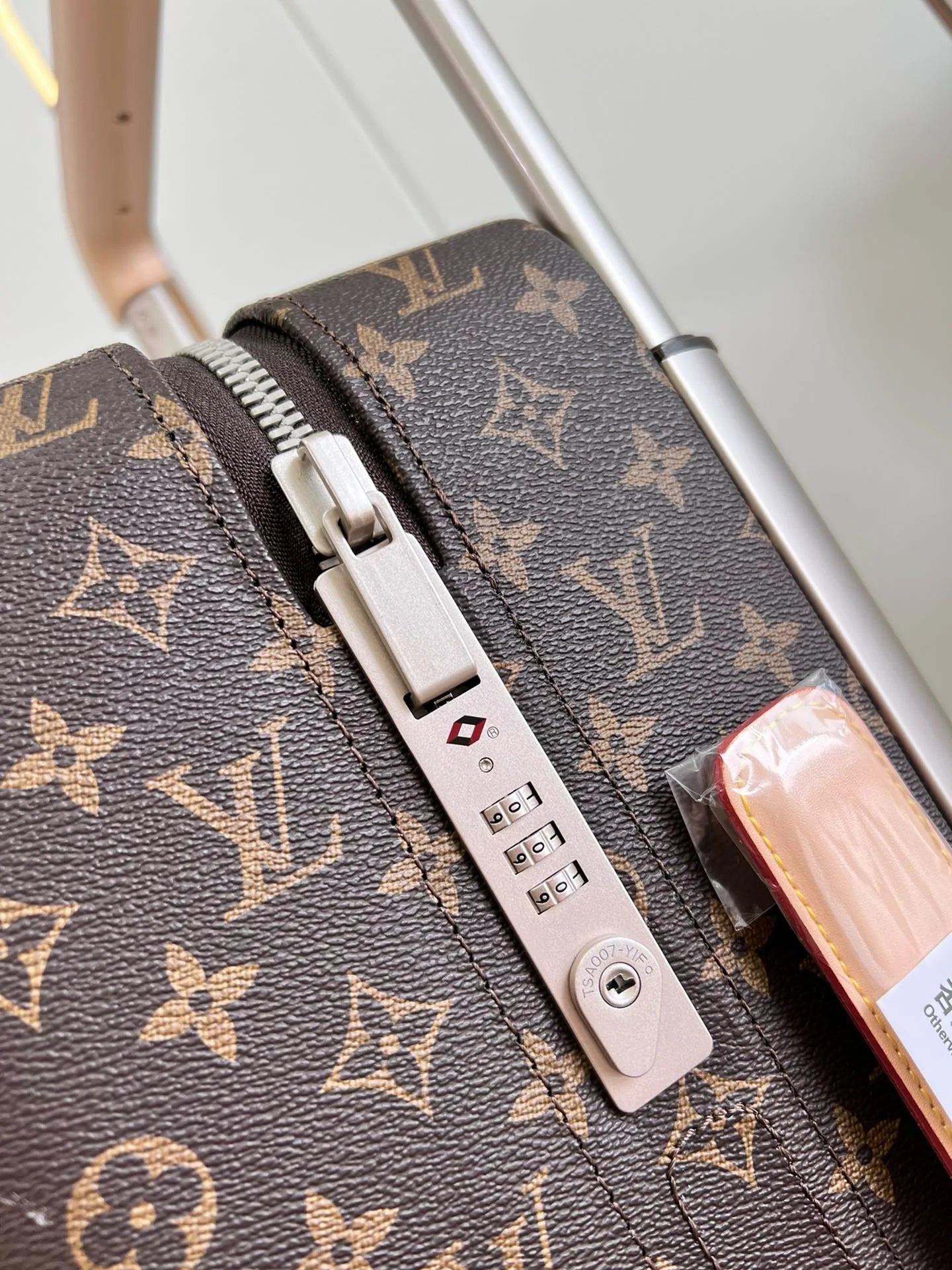 LV LUGGAGE