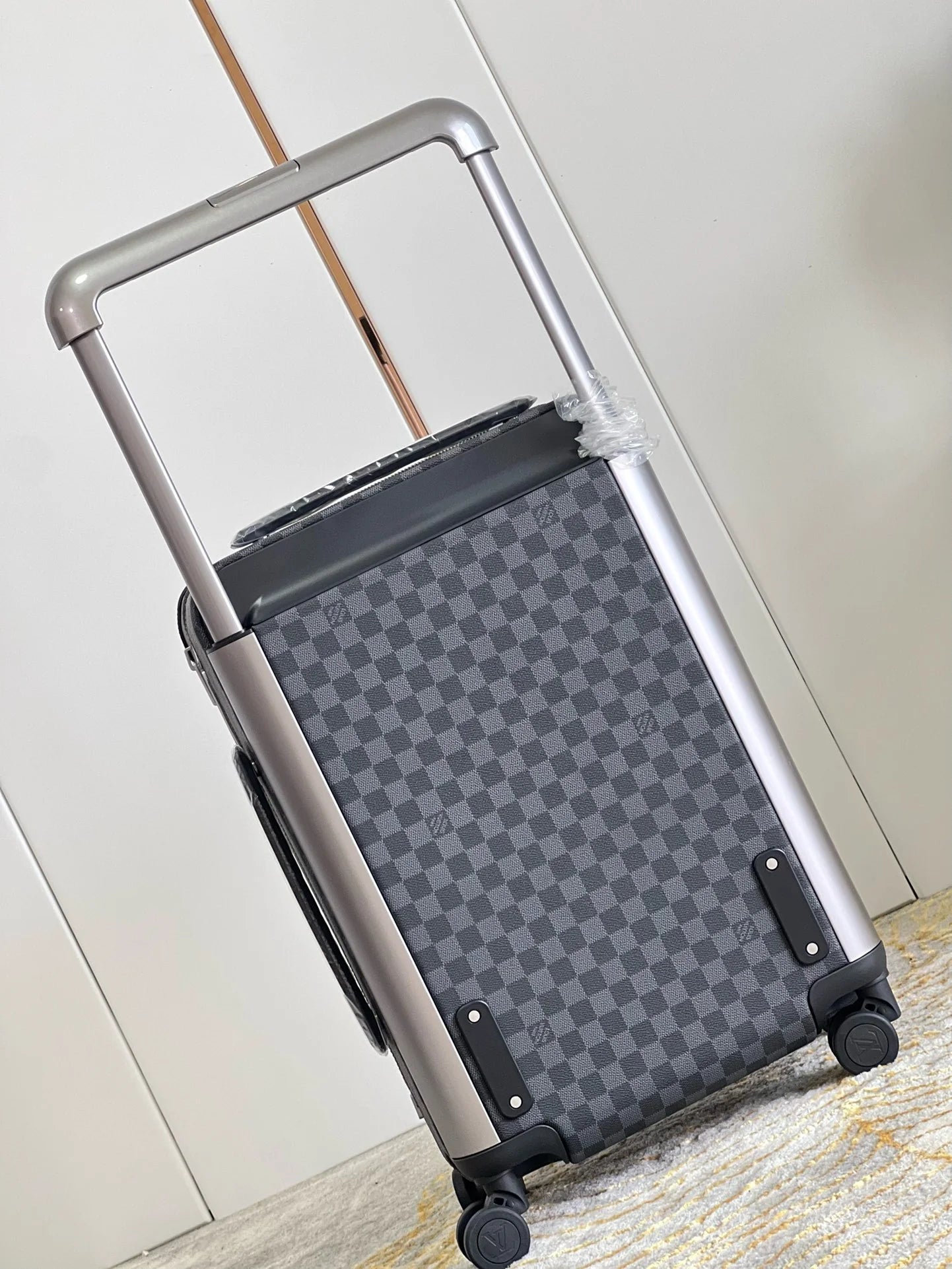 LV LUGGAGE
