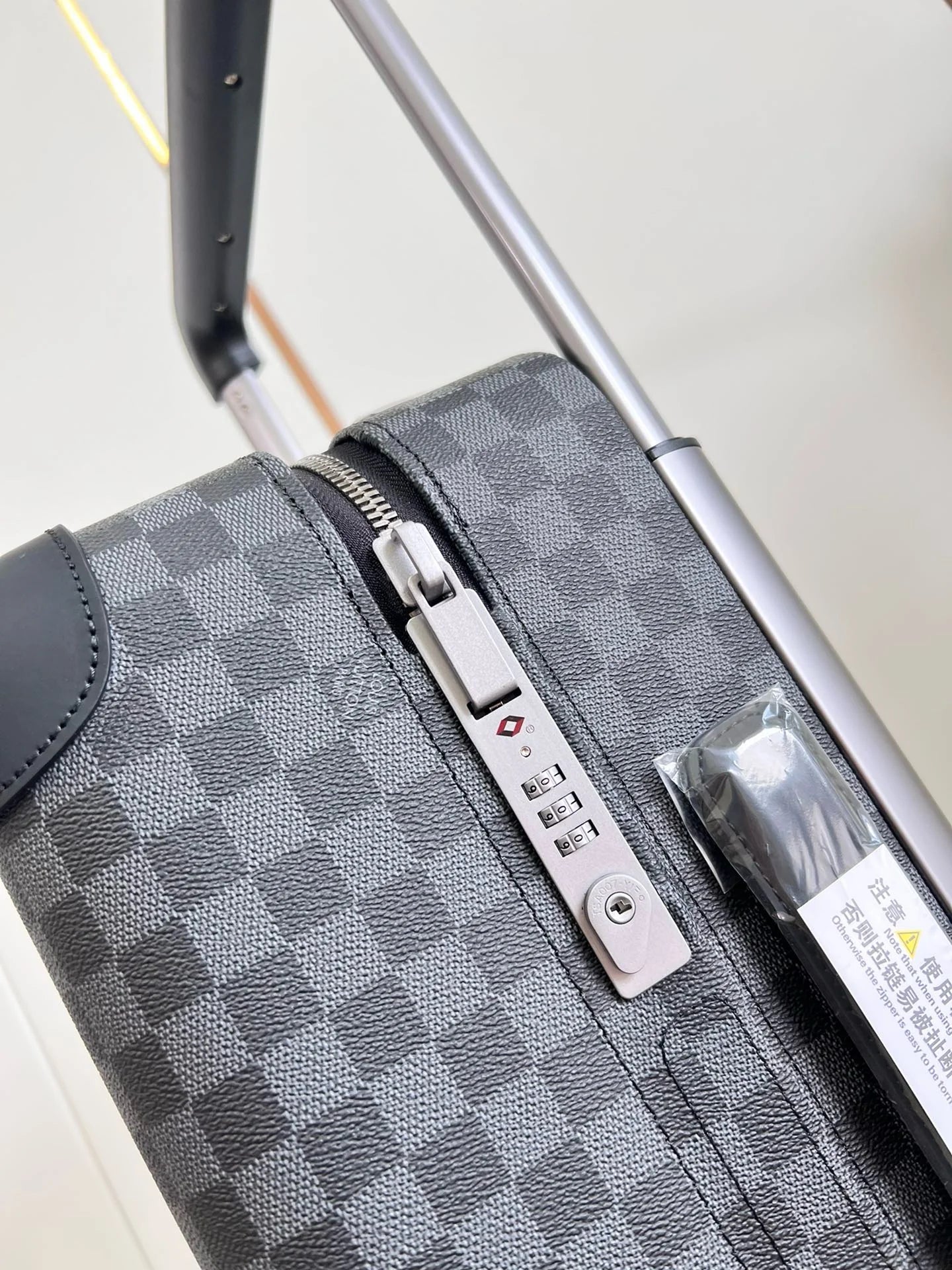 LV LUGGAGE