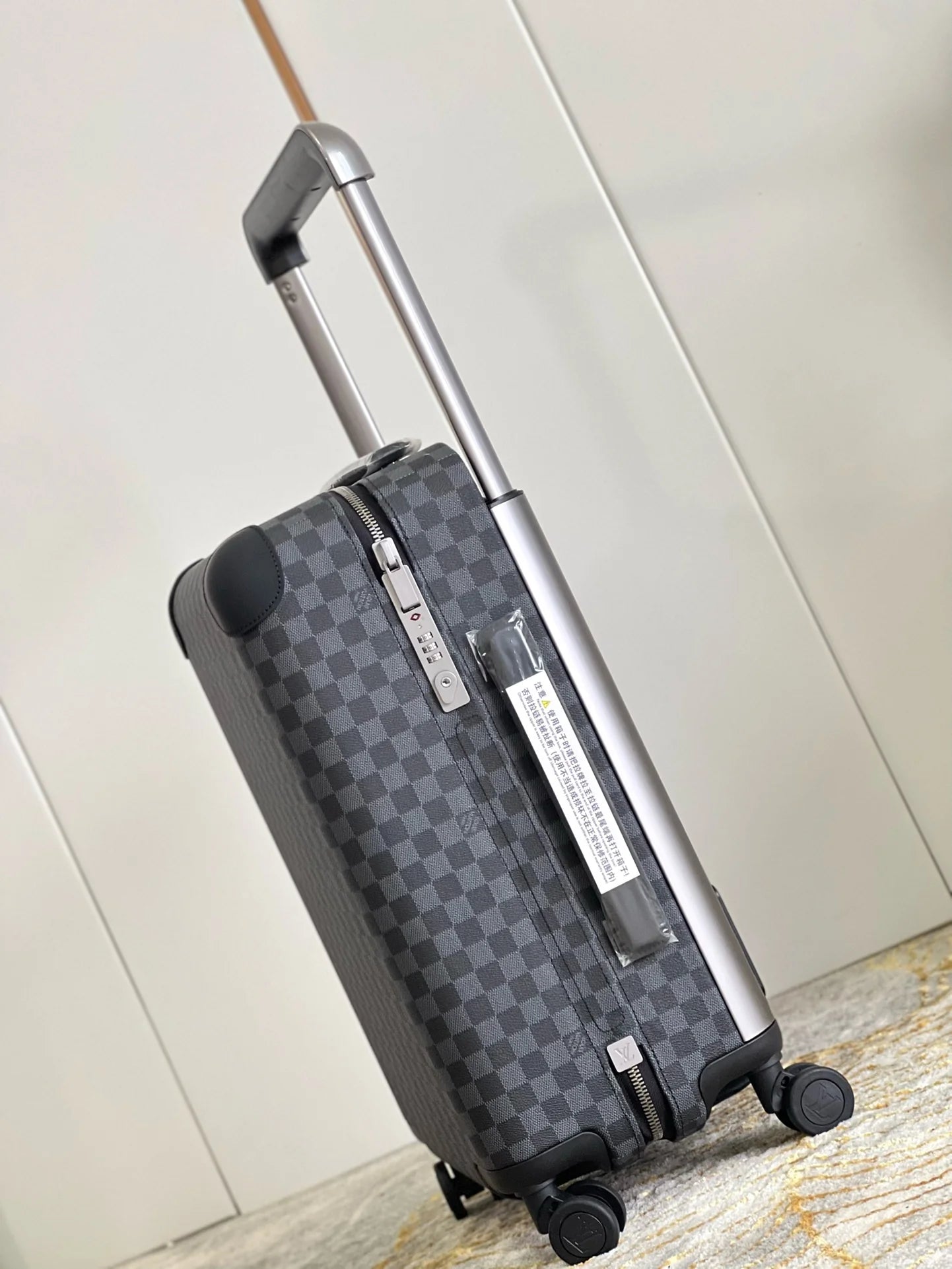 LV LUGGAGE