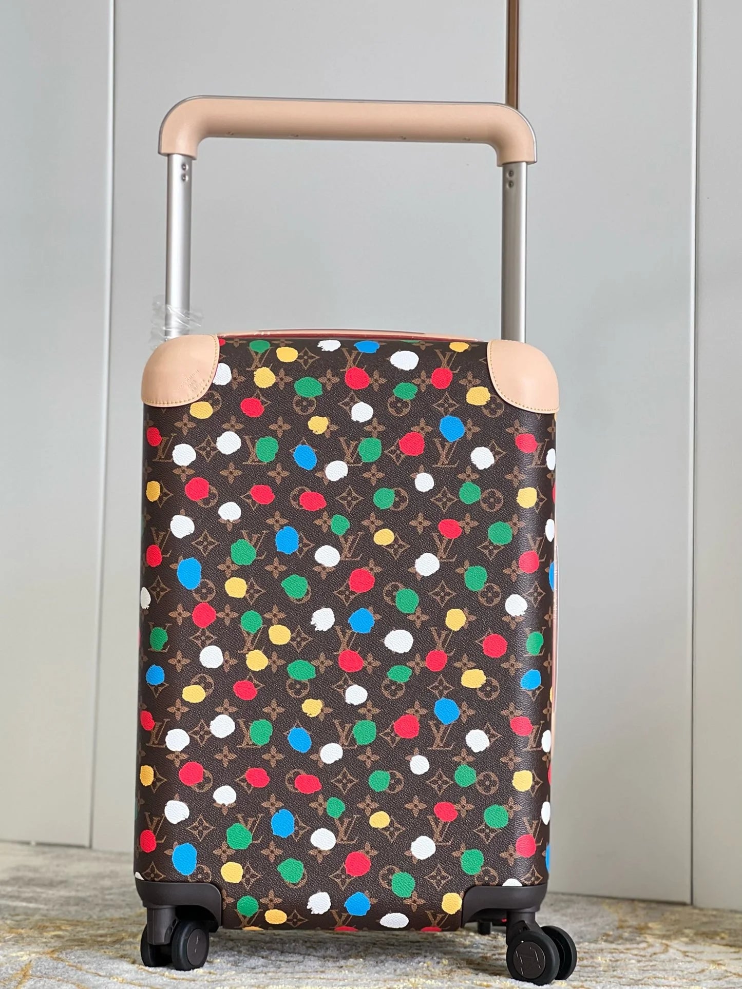 LV LUGGAGE
