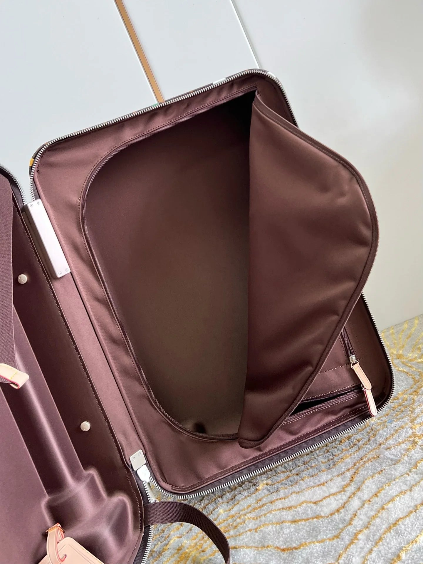 LV LUGGAGE