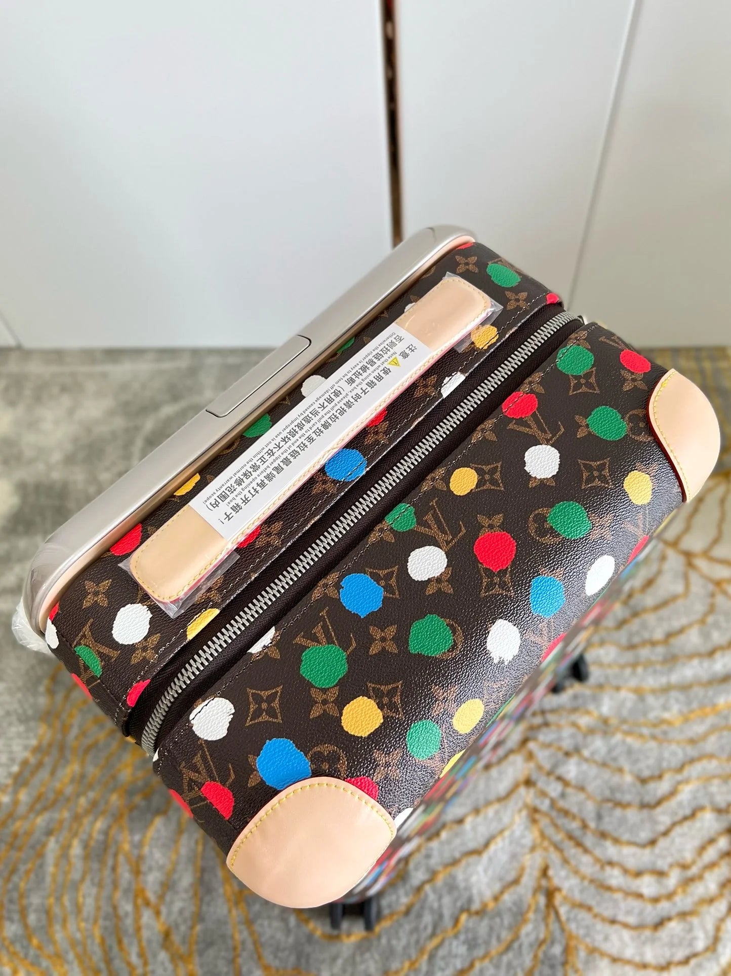 LV LUGGAGE